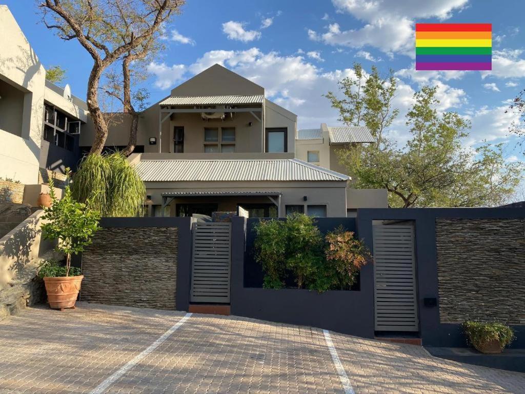 Herzinger Boutique Guesthouse Klein Windhoek Buitenkant foto