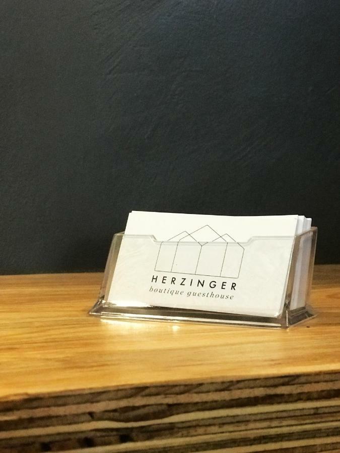 Herzinger Boutique Guesthouse Klein Windhoek Buitenkant foto